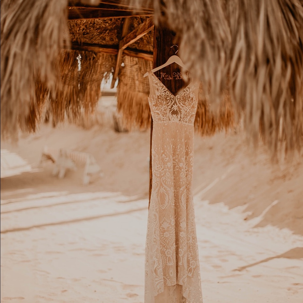 Wedding Dress - Picture 4 of 6